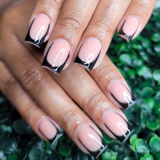 24 French Tips Short Yearly